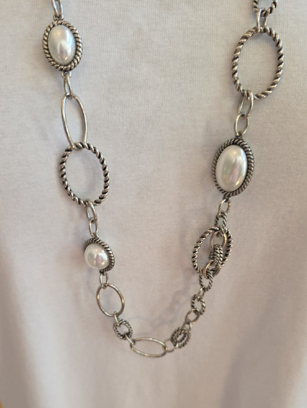 Premier Designs Silver-Tone Faux Pearl Cabachon Link Grannycore Necklace - Picture 3 of 6